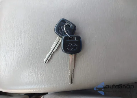 2002 Toyota Camry Le z USA, uszkodzony, nr VIN 4T1BE32K12U577914